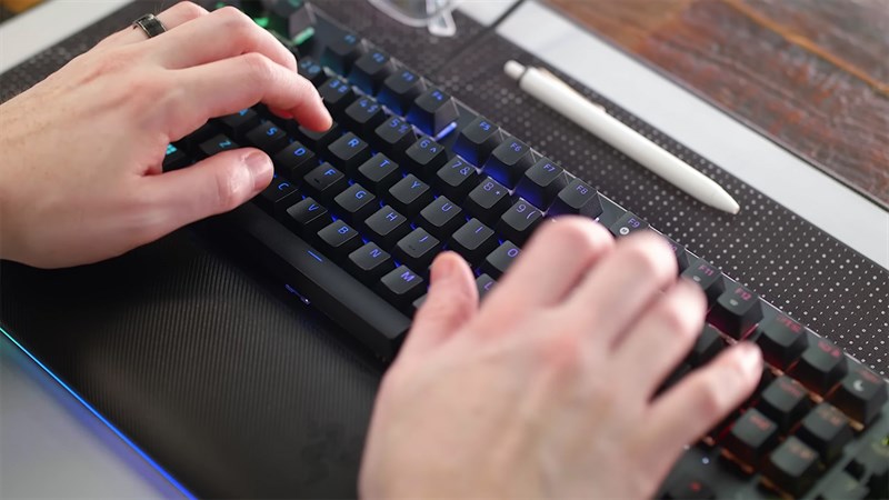 Razer BlackWidow V4 Pro cho cảm giác gõ rất tốt dù âm thành của bàn phím cho ra hơi ồn