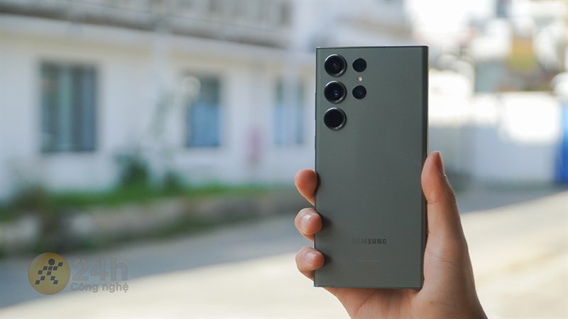 Có ngay cho mình Galaxy S23 Ultra giảm to chỉ còn 26.99 triệu Có ngay cho mình Galaxy S23 Ultra giảm to chỉ còn 26.99 triệu