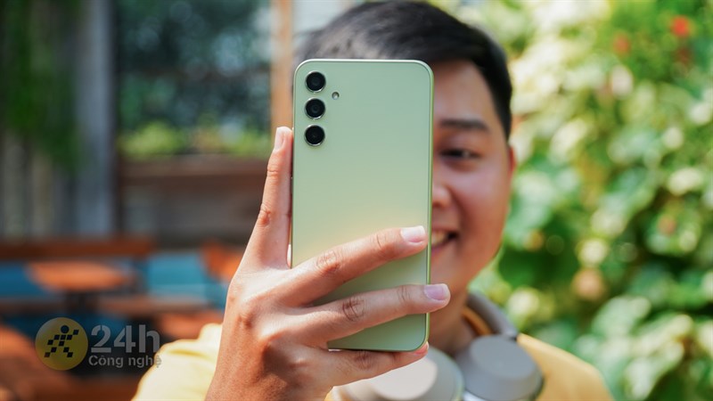 Galaxy A34 5G có thể đáp ứng tốt mọi nhu cầu làm việc của mọi người trong 1 - 2 ngày tùy vào các tác vụ mà mỗi bạn thực hiện Galaxy A34 5G có thể đáp ứng tốt mọi nhu cầu làm việc của mọi người trong 1 - 2 ngày tùy vào các tác vụ mà mỗi bạn thực hiện