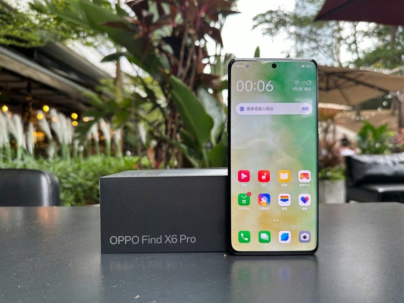 Mặt trước OPPO Find X6 Pro vẫn là màn hình cong, đục lỗ quen thuộc Mặt trước OPPO Find X6 Pro vẫn là màn hình cong, đục lỗ quen thuộc