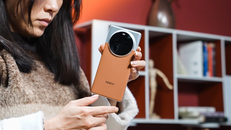 Nhờ thế mà trải nghiệm trên tay OPPO Find X6 Pro rất quen thuộc Nhờ thế mà trải nghiệm trên tay OPPO Find X6 Pro rất quen thuộc