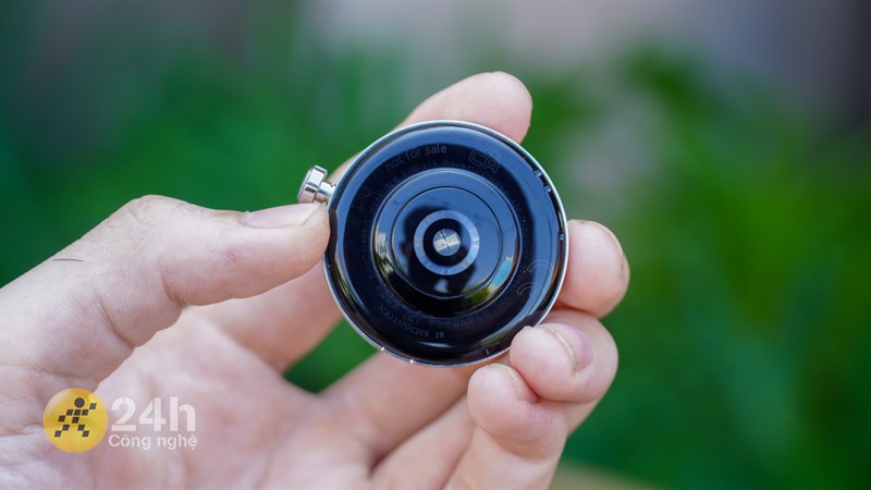 Mặt sau sẽ là nơi tập trung các cảm biến chính của HUAWEI WATCH GT Cyber.