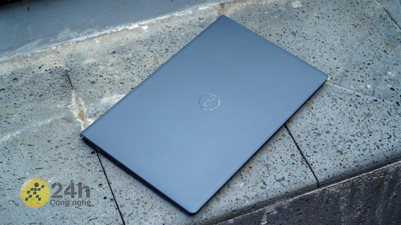 Dell Vostro 3520 có ngoại hình có phần đơn giản nhưng độ diện lại rất cao Dell Vostro 3520 có ngoại hình có phần đơn giản nhưng độ diện lại rất cao