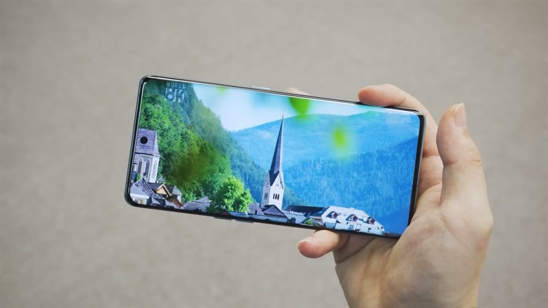 OPPO Find X6 Pro được trang bị màn hình LTPO AMOLED với độ sáng cao