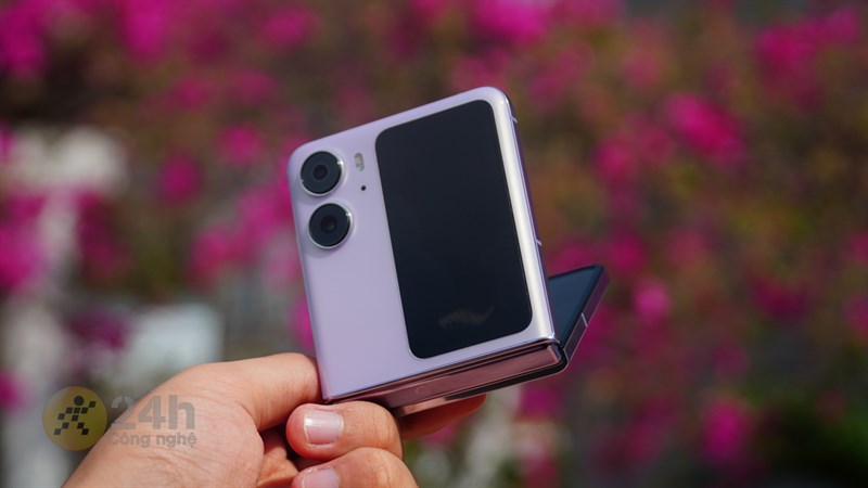 OPPO Find N2 Flip sở hữu thiết kế tổng thể rất nhỏ gọn. OPPO Find N2 Flip sở hữu thiết kế tổng thể rất nhỏ gọn.