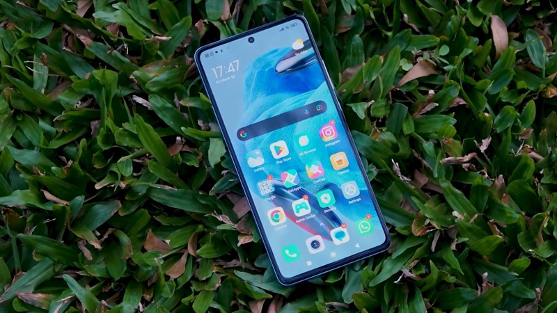 Redmi Note 12 Pro 5G sở hữu màn hình đục lỗ với các thông số hiển thị tốt