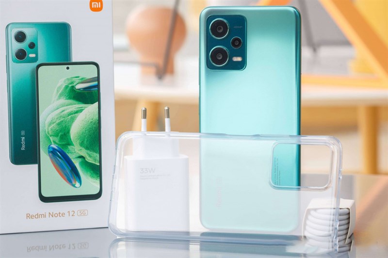 Hãng vẫn tặng kèm nhiều món phụ kiện đi cùng Redmi Note 12 5G Hãng vẫn tặng kèm nhiều món phụ kiện đi cùng Redmi Note 12 5G