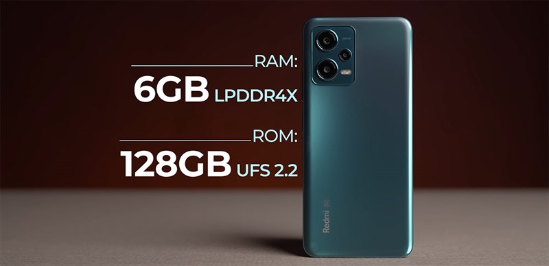 Thiết bị còn được trang bị dung lượng RAM lên đến 4 GB Thiết bị còn được trang bị dung lượng RAM lên đến 4 GB