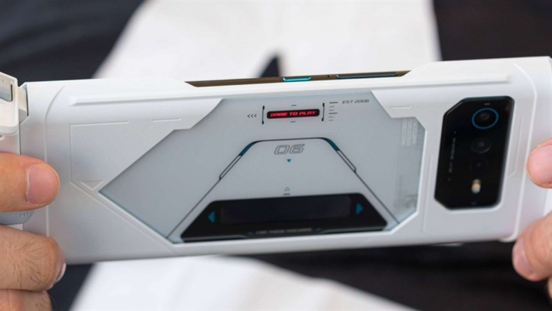 ASUS ROG Phone 7 lộ điểm Antutu, vị vua mới trong làng gamingphone?