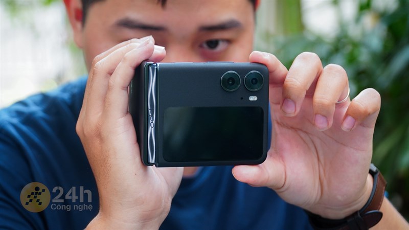 Đa dạng góc chụp ảnh là ưu điểm của camera chính và màn hình phụ của OPPO Find N2 Flip