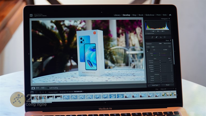 Khi sử dụng MacBook Air M1 cho tác vụ chỉnh sửa hình ảnh bằng Lightroom thì mình nhận thấy máy có nóng lên. Khi sử dụng MacBook Air M1 cho tác vụ chỉnh sửa hình ảnh bằng Lightroom thì mình nhận thấy máy có nóng lên.
