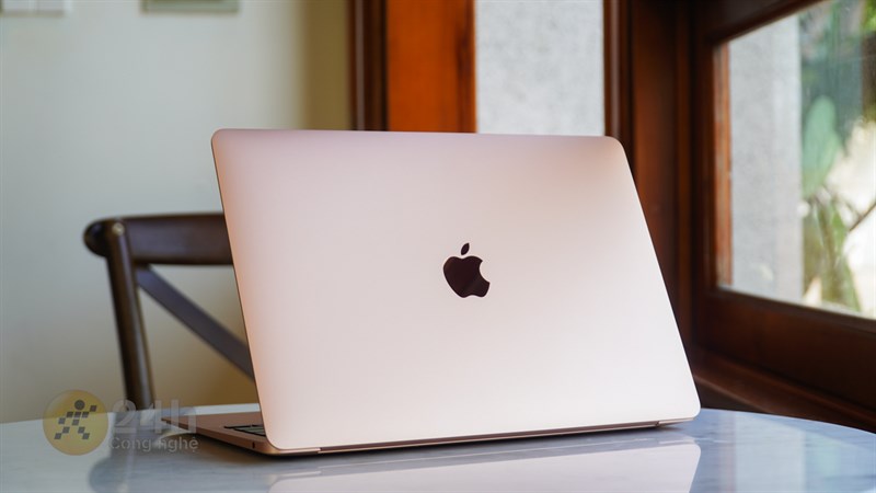 MacBook Air M1 là một sản phẩm rất hài hoà, sẵn sàng đáp ứng bất kỳ nhu cầu nào của người dùng. MacBook Air M1 là một sản phẩm rất hài hoà, sẵn sàng đáp ứng bất kỳ nhu cầu nào của người dùng.
