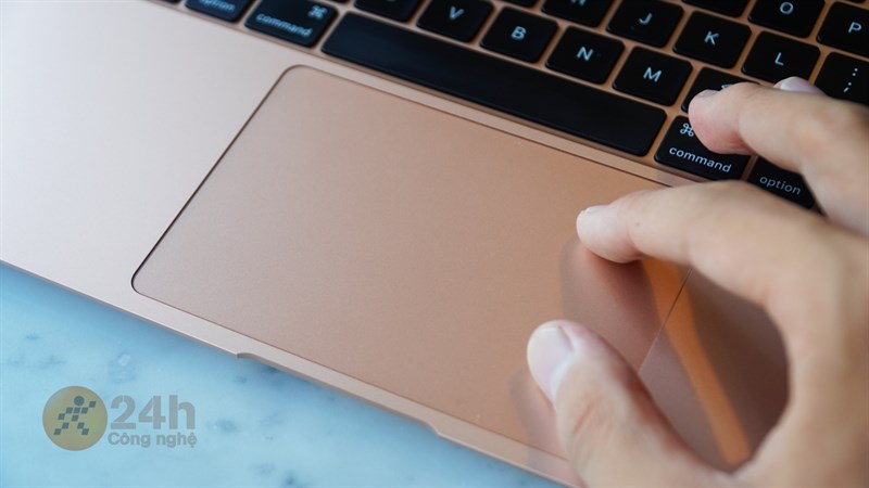 Trải nghiệm TrackPad trên MacBook Air M1 thì tuyệt vời khỏi phải bàn luôn nha các bạn! Trải nghiệm TrackPad trên MacBook Air M1 thì tuyệt vời khỏi phải bàn luôn nha các bạn!