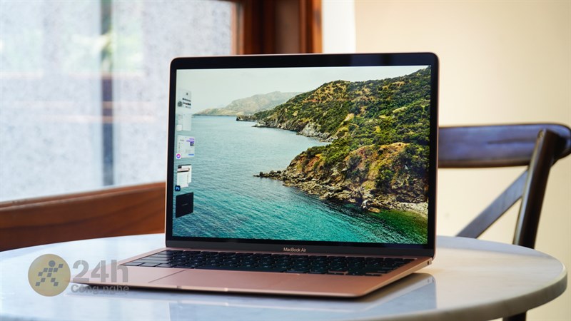 Chất lượng hiển thị của màn hình MacBook Air M1 rất tuyệt vời. Chất lượng hiển thị của màn hình MacBook Air M1 rất tuyệt vời.