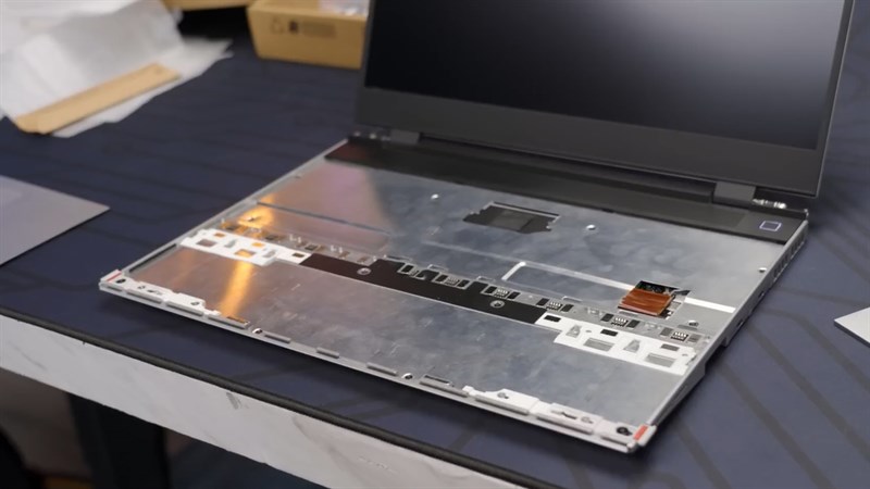 Framework Laptop 16 được chế tác từ chất liệu nhôm tái chế thân thiện môi trường Framework Laptop 16 được chế tác từ chất liệu nhôm tái chế thân thiện môi trường