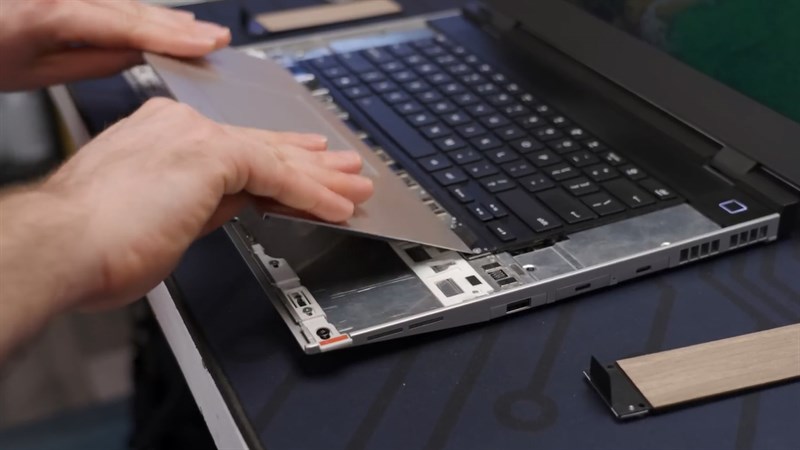 Framework Laptop 16 cho phép người dùng tháo lắp, nâng cấp linh kiện dễ dàng Framework Laptop 16 cho phép người dùng tháo lắp, nâng cấp linh kiện dễ dàng