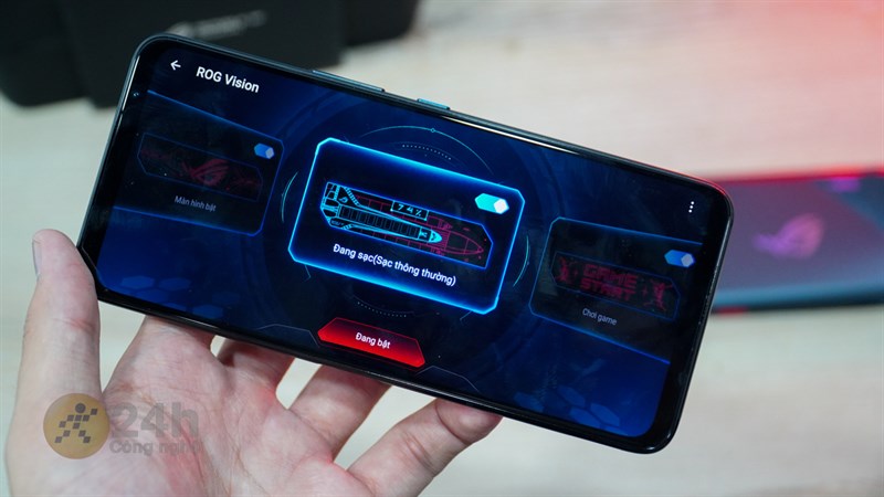 Chất lượng hiển thị của ROG Phone 7 Ultimate rất tốt và trải nghiệm vuốt chạm mượt mà