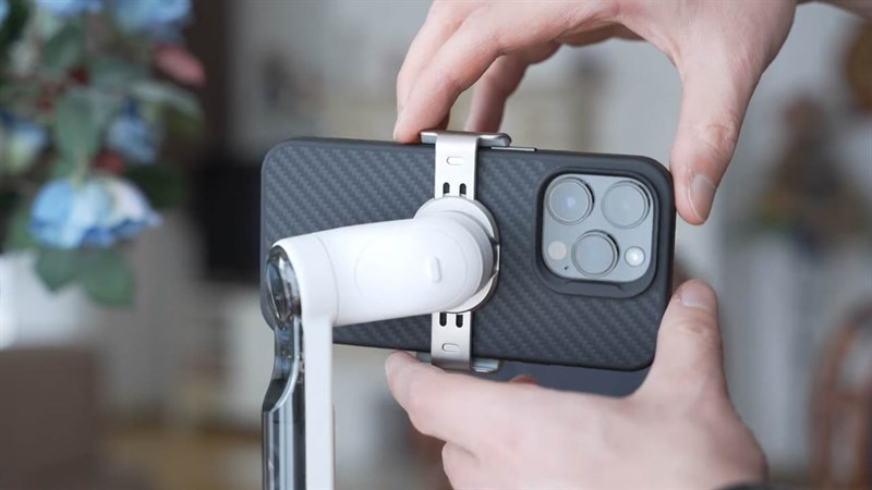 Trên tay Insta360 Flow: Chiếc gimbal đa năng nhỏ gọn, cùng nhiều chế độ thú vị Trên tay Insta360 Flow: Chiếc gimbal đa năng nhỏ gọn, cùng nhiều chế độ thú vị