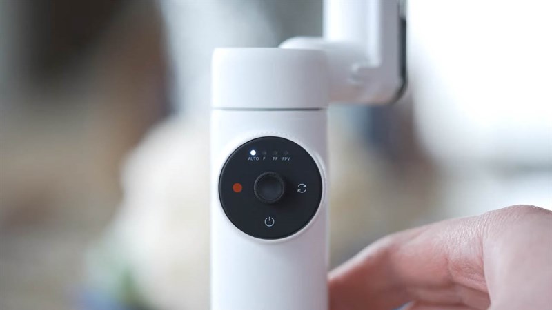 Trên tay Insta360 Flow: Chiếc gimbal đa năng nhỏ gọn, cùng nhiều chế độ thú vị Trên tay Insta360 Flow: Chiếc gimbal đa năng nhỏ gọn, cùng nhiều chế độ thú vị