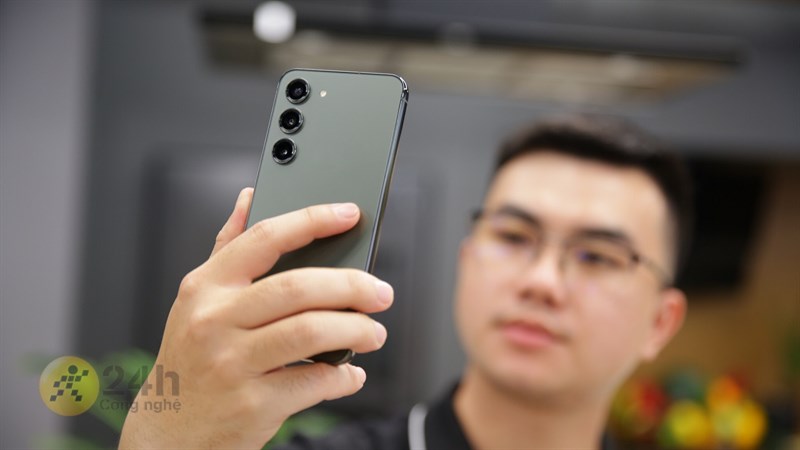 Với mức giá cực tốt hơn hàng mới, bạn có nên mua Galaxy S23 cũ? Với mức giá cực tốt hơn hàng mới, bạn có nên mua Galaxy S23 cũ?