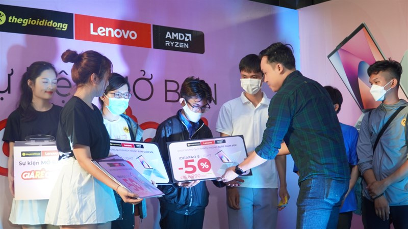 Toàn cảnh sự kiện mở bán Laptop Lenovo IdeaPad Slim 5 Light Toàn cảnh sự kiện mở bán Laptop Lenovo IdeaPad Slim 5 Light