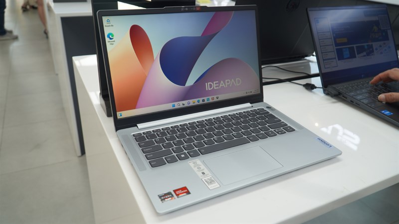 Toàn cảnh sự kiện mở bán Laptop Lenovo IdeaPad Slim 5 Light Toàn cảnh sự kiện mở bán Laptop Lenovo IdeaPad Slim 5 Light