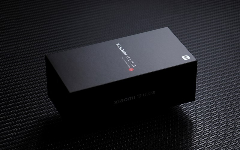 Hộp đựng Xiaomi 13 Ultra được thiết kế quen thuộc Hộp đựng Xiaomi 13 Ultra được thiết kế quen thuộc