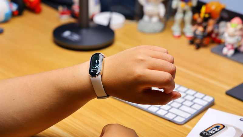 Xiaomi Band 8 có kích thước 48 x 22.5 x 10.99 mm và khối lượng 27 gram. Xiaomi Band 8 có kích thước 48 x 22.5 x 10.99 mm và khối lượng 27 gram.