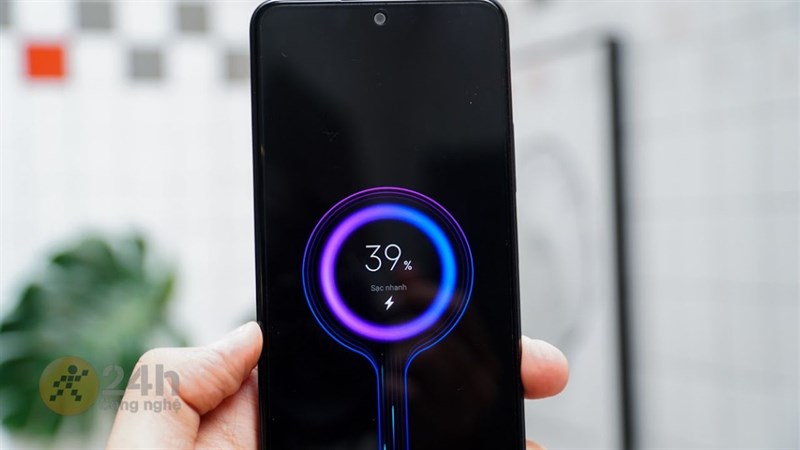 Viên pin 5.000 mAh trên Redmi Note 12 dư sức để bạn dùng cả ngày Viên pin 5.000 mAh trên Redmi Note 12 dư sức để bạn dùng cả ngày