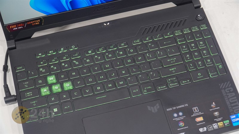 Mặt C của ASUS TUF Gaming F15 được trang bị bàn phím fullsize khá lớn Mặt C của ASUS TUF Gaming F15 được trang bị bàn phím fullsize khá lớn