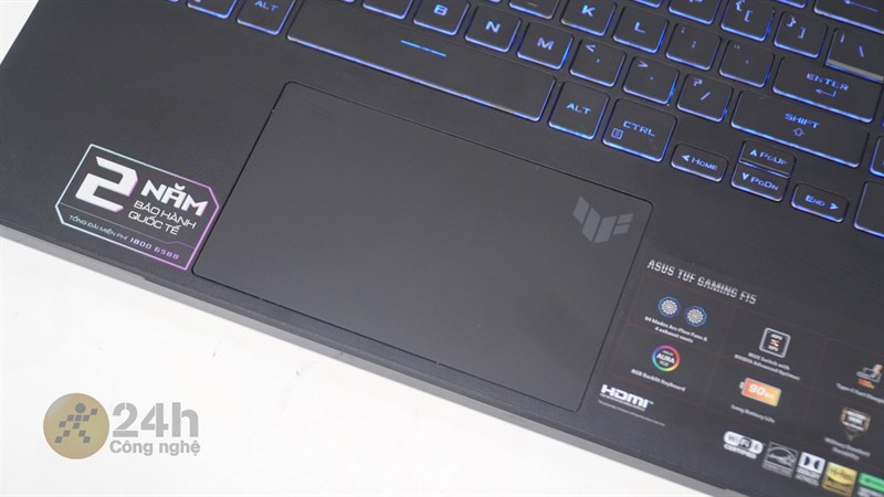 ASUS TUF Gaming F15 được trang bị bàn di chuột khá lớn ASUS TUF Gaming F15 được trang bị bàn di chuột khá lớn