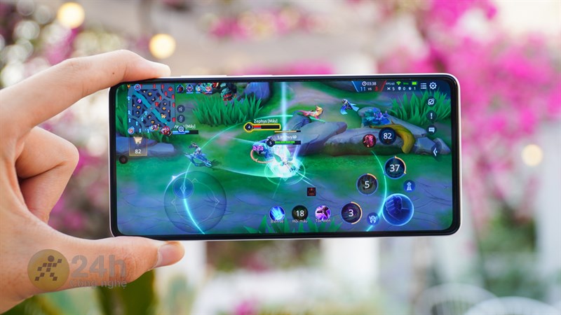 Thích cấu hình mạnh thì xem liền các mẫu đang giảm khủng 8 triệu 1. Galaxy S21 FE chiếc flagship rút gọn – Điện thoại 11 triệu đáng mua nhất