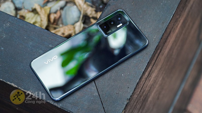 Vivo V23e - Mẫu điện thoại có thiết kế đẹp, khiến người dùng ngẩn ngơ