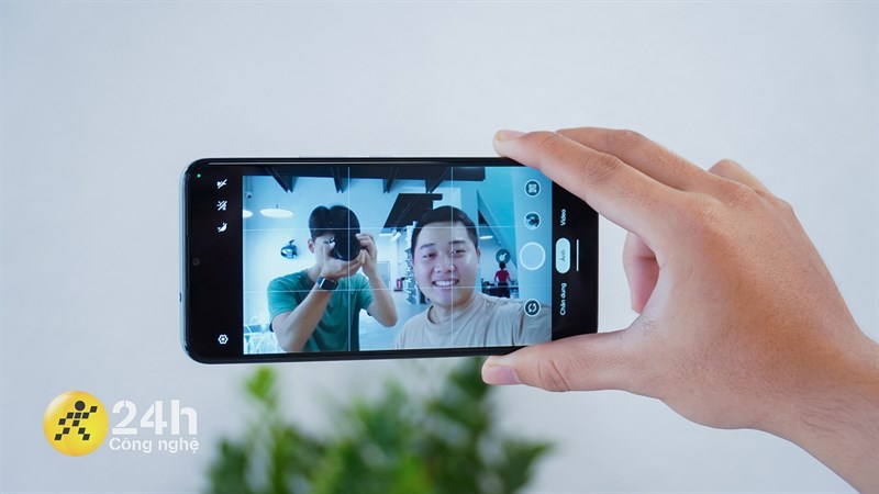 Với nhu cầu selfie, gọi video cùng người thân thì Nokia C31 vẫn khá là tốt