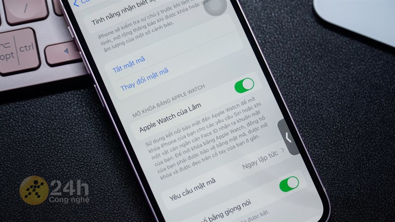Mình rất thích tính năng Mở khóa iPhone bằng Apple Watch. Mình rất thích tính năng Mở khóa iPhone bằng Apple Watch.