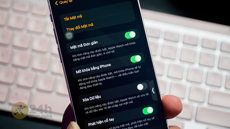 Mình có thể sử dụng iPhone để mở khóa Apple Watch. Mình có thể sử dụng iPhone để mở khóa Apple Watch.