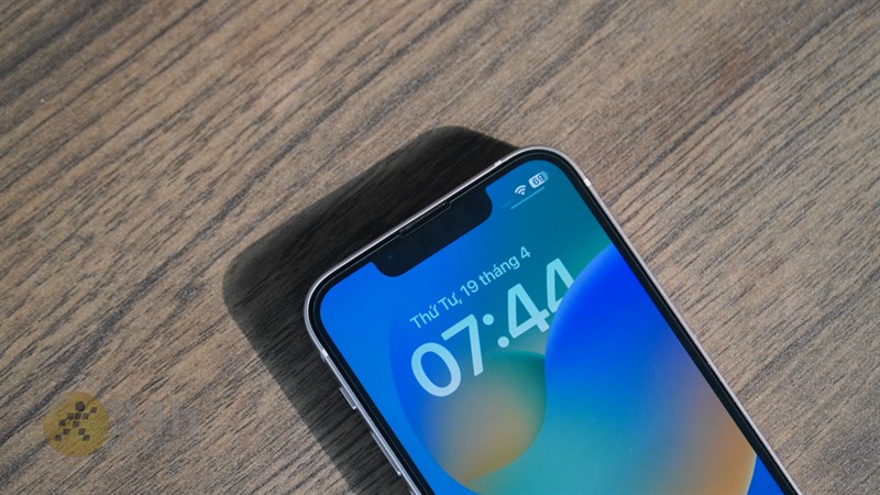 Giờ đây phần tai thỏ của iPhone 13 mini đã có thể hiển thị phần trăm pin kể từ bản cập nhật iOS 16.1. Giờ đây phần tai thỏ của iPhone 13 mini đã có thể hiển thị phần trăm pin kể từ bản cập nhật iOS 16.1.