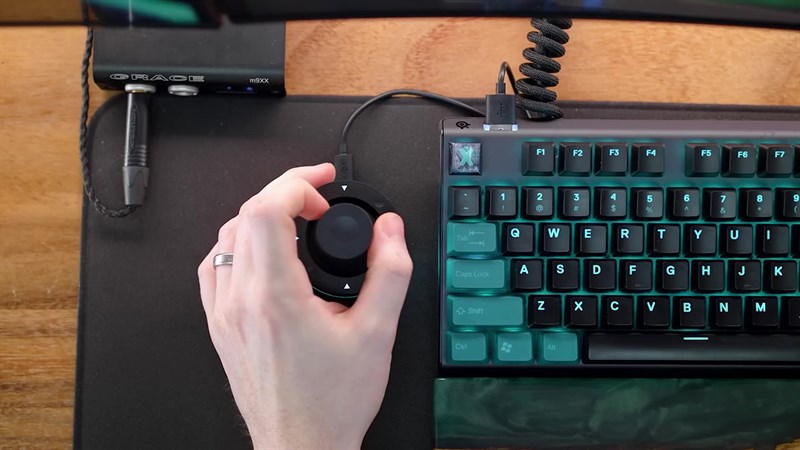 Chế độ động cơ quỹ đạo cho phép bạn thực hiện các thao tác như phóng to/thu nhỏ, xoay chế độ xem và điều chỉnh kích thước bút vẽ. Chế độ động cơ quỹ đạo cho phép bạn thực hiện các thao tác như phóng to/thu nhỏ, xoay chế độ xem và điều chỉnh kích thước bút vẽ.