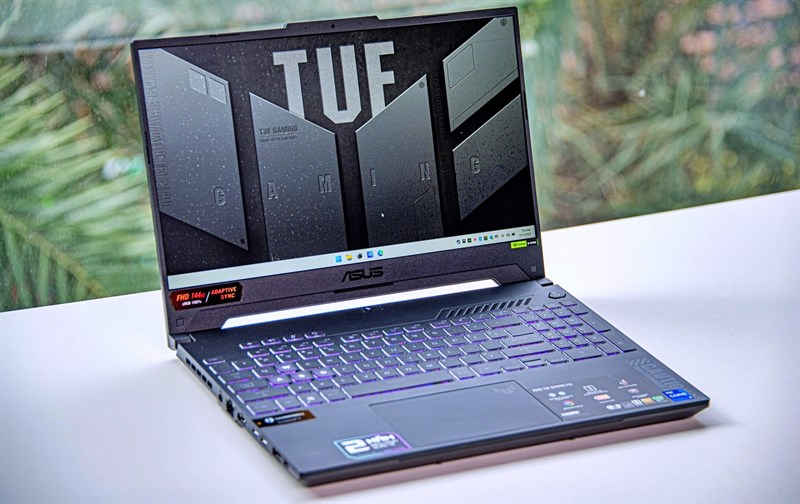 Thời lượng pin mà ASUS TUF Gaming F15 2023 đáp ứng tương đối ổn định