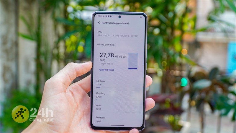 Vivo V27e được trang bị RAM 8 GB và bộ nhớ trong có dung lượng 256 GB