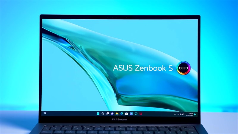 màn hình của ASUS Zenbook S 13 OLED (2023) còn có độ sáng cao, lên đến 550 nits. màn hình của ASUS Zenbook S 13 OLED (2023) còn có độ sáng cao, lên đến 550 nits.