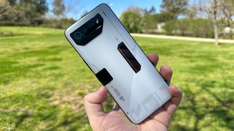 ASUS ROG Phone 7 Pro đứng đầu bảng xếp hạng AnTuTu tháng 4/2023