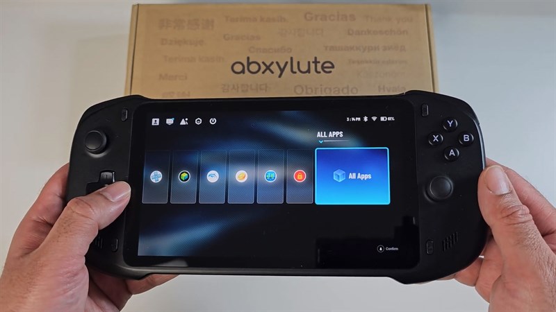 Máy chơi game Abxylute có thiết kế dạng handheld dễ sử dụng