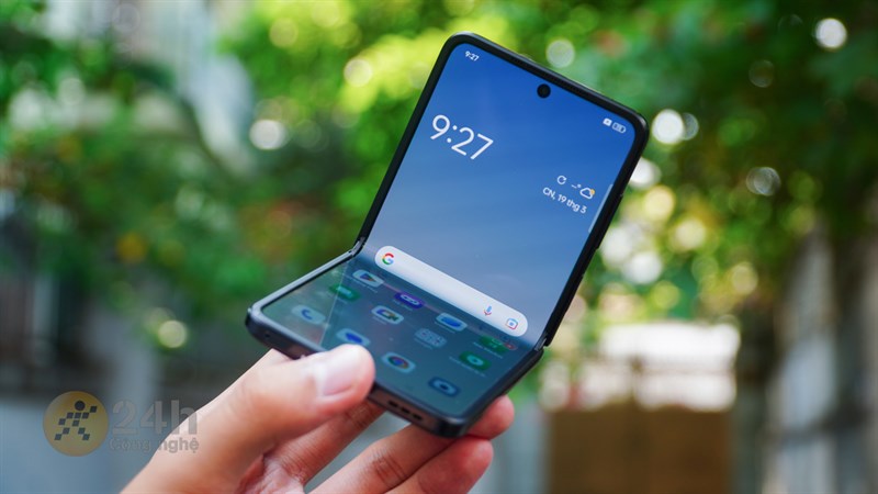 Sở hữu ngay smartphone màn hình gập giá sốc Sở hữu ngay smartphone màn hình gập giá sốc