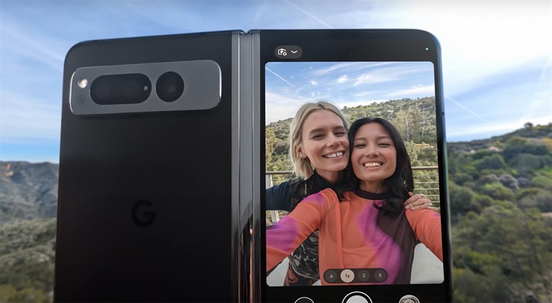 Google Pixel Fold có cụm camera quen thuộc Google Pixel Fold có cụm camera quen thuộc