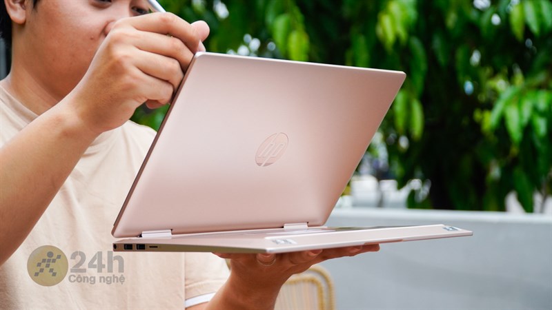 HP Pavilion X360 14 ek1049UT đang được kinh doanh tại Thế Giới Di Động với giá từ 24.29 triệu đồng