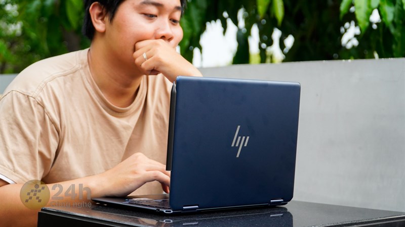 HP Spectre x360 14 ef0030TU là một chiếc laptop Ultrabook rất đáng mua trong phân khúc 50 triệu