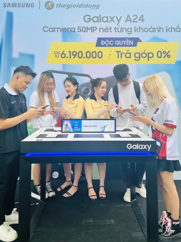 Thế Giới Di Động tổ chức sự kiện trải nghiệm Galaxy A tại trường Hồng Bàng nhiều hoạt động và quà hấp dẫn Thế Giới Di Động tổ chức sự kiện trải nghiệm Galaxy A tại trường Hồng Bàng nhiều hoạt động và quà hấp dẫn
