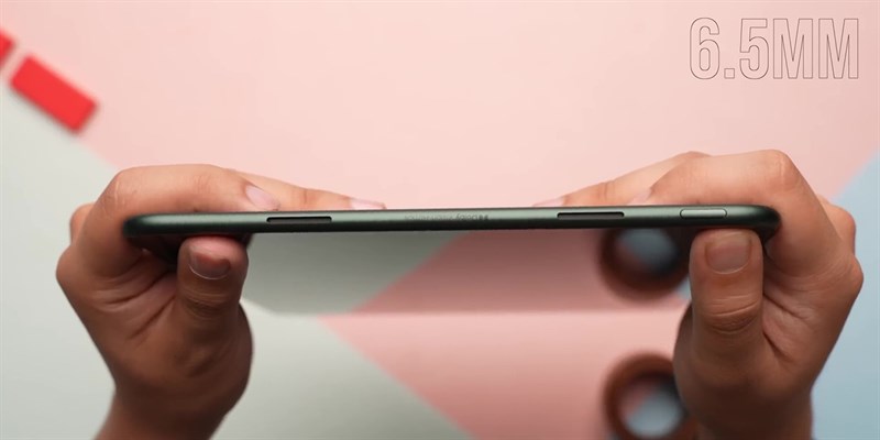 OnePlus Pad hấp dẫn người dùng nhờ vào thiết kế mỏng nhẹ và chất lượng hoàn thiện tốt. OnePlus Pad hấp dẫn người dùng nhờ vào thiết kế mỏng nhẹ và chất lượng hoàn thiện tốt.