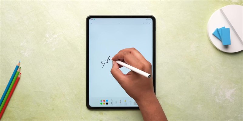 Bút stylus hoạt động khá tốt. Bút stylus hoạt động khá tốt.